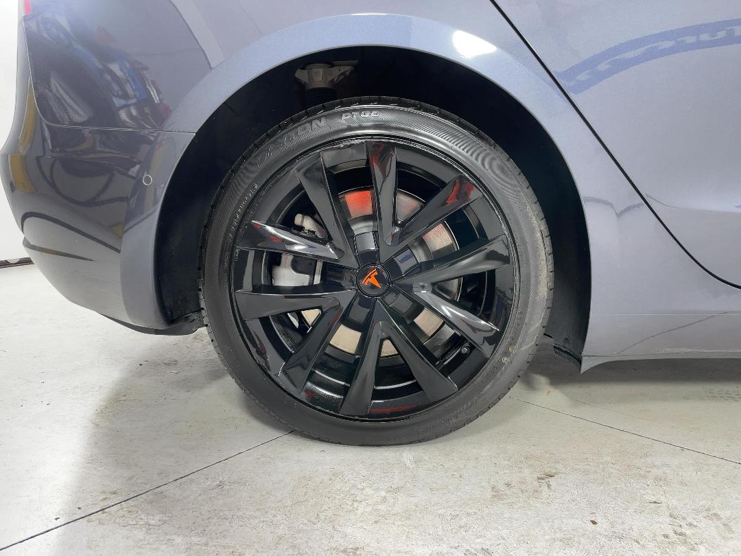 Photo '12' of Tesla Model 3