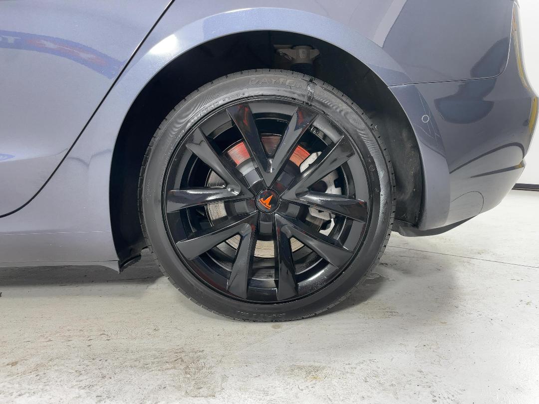 Photo '11' of Tesla Model 3