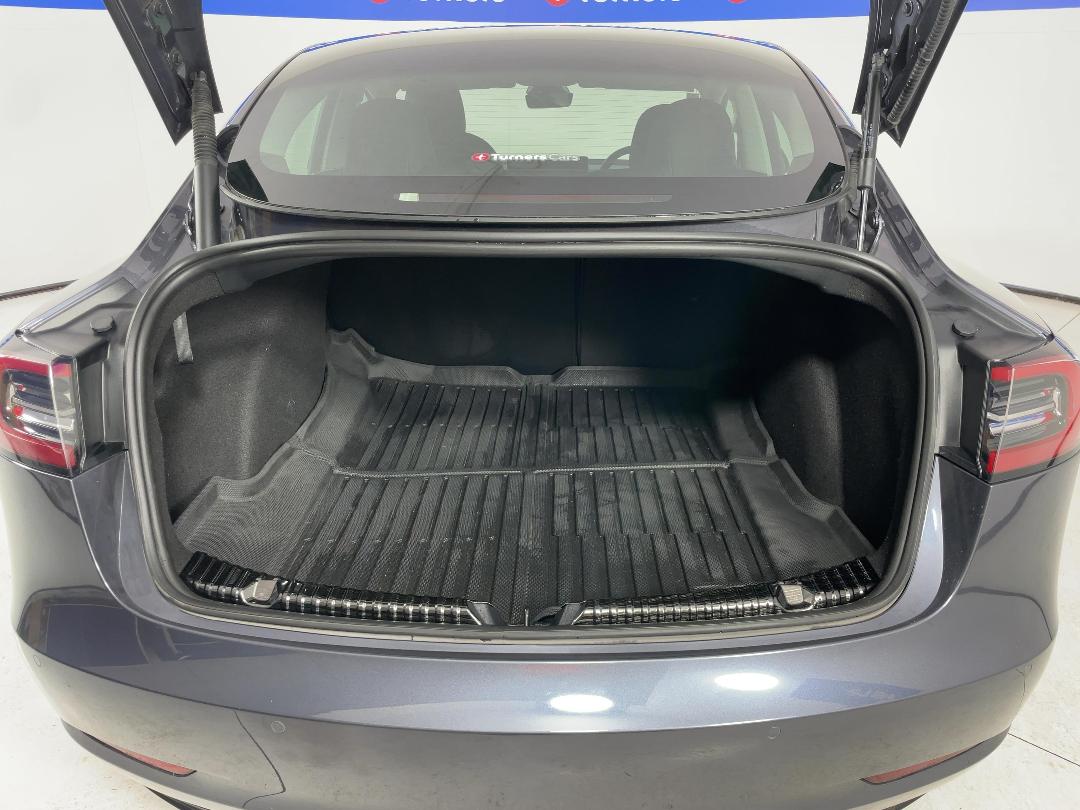 Photo '14' of Tesla Model 3