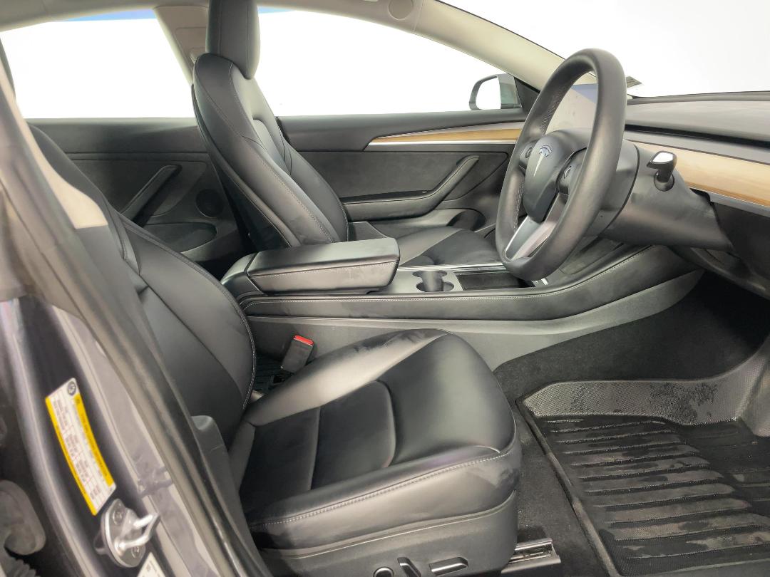 Photo '16' of Tesla Model 3