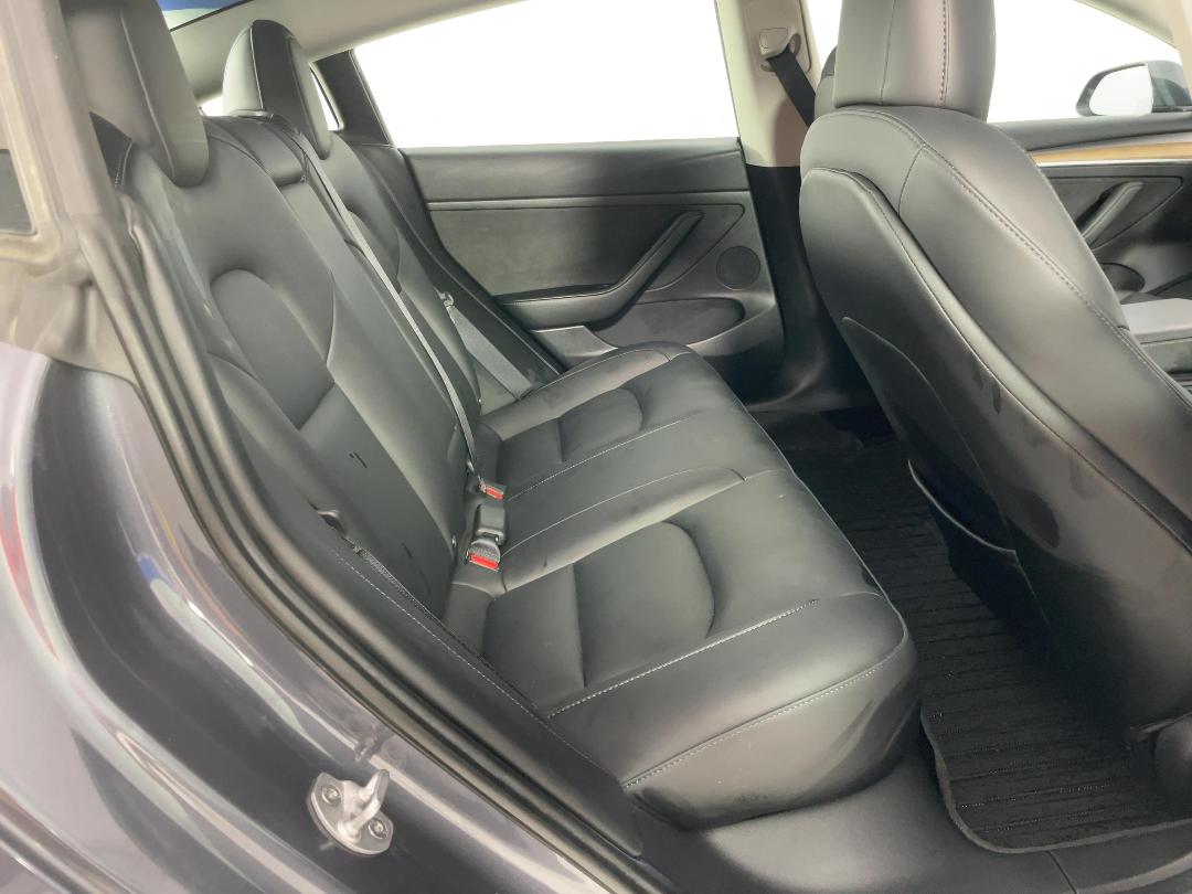 Photo '20' of Tesla Model 3