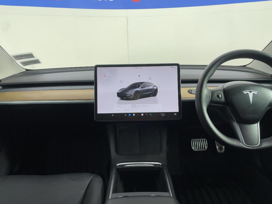 Photo '17' of Tesla Model 3