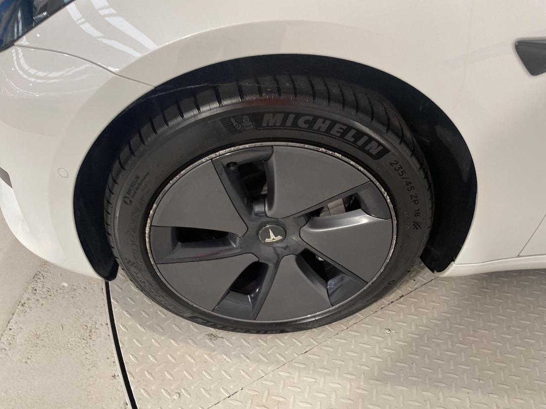 Photo '10' of Tesla Model 3 Photo '10' of Tesla Model 3