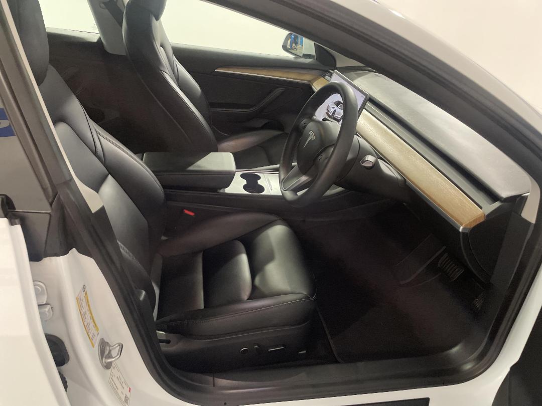 Photo '16' of Tesla Model 3 Photo '16' of Tesla Model 3