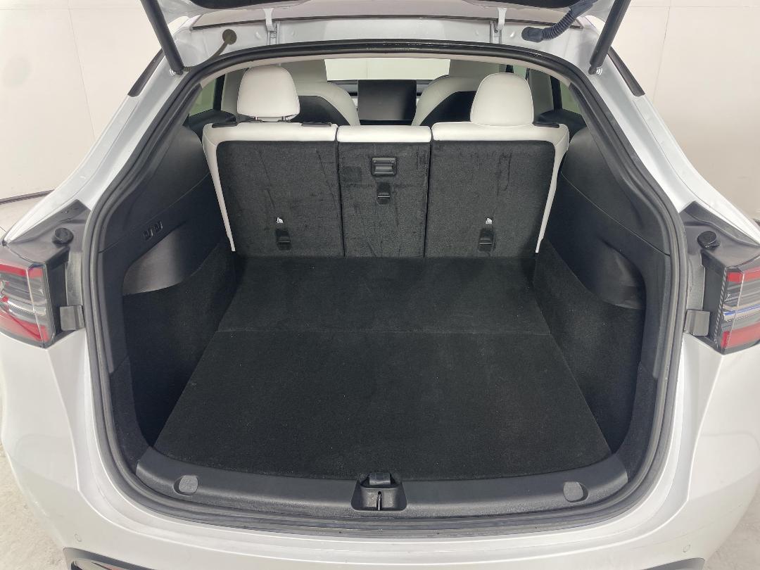 Photo '14' of Tesla Model Y