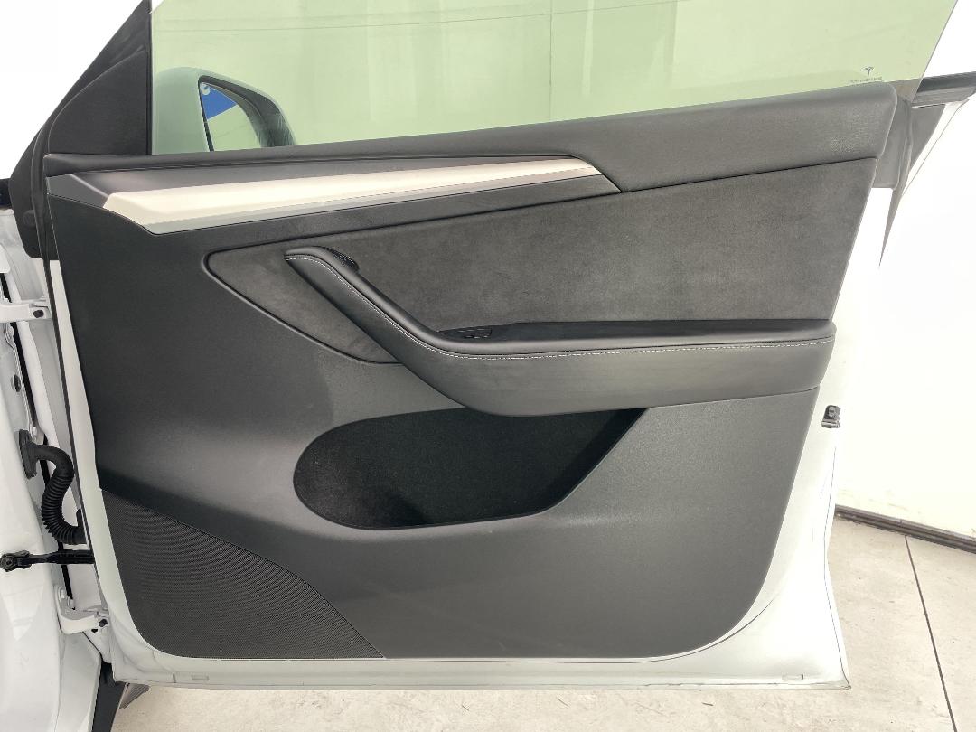 Photo '15' of Tesla Model Y