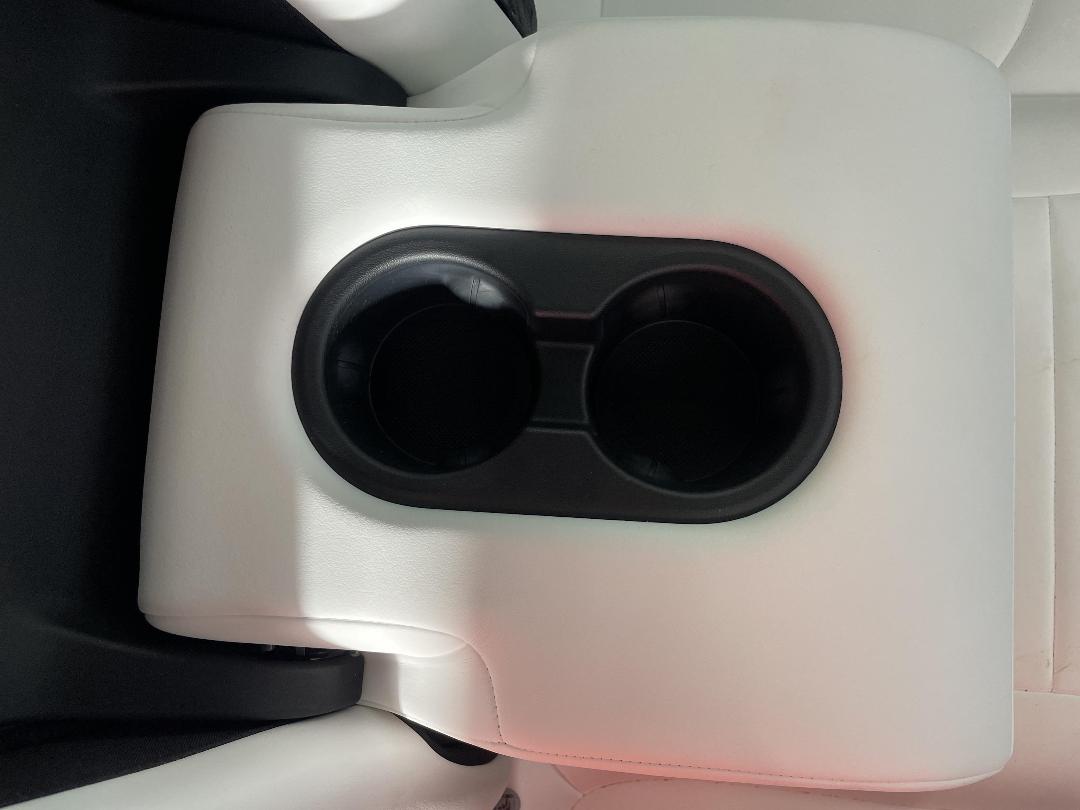 Photo '24' of Tesla Model Y