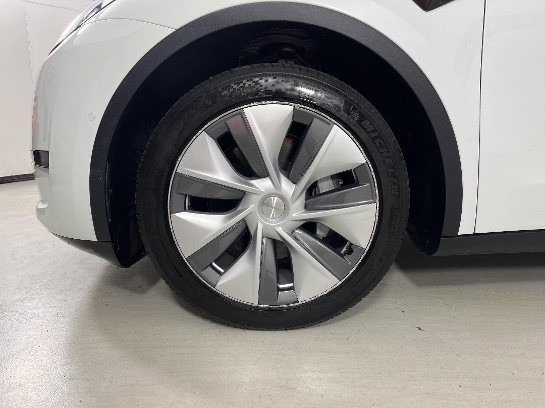 Photo '10' of Tesla Model Y