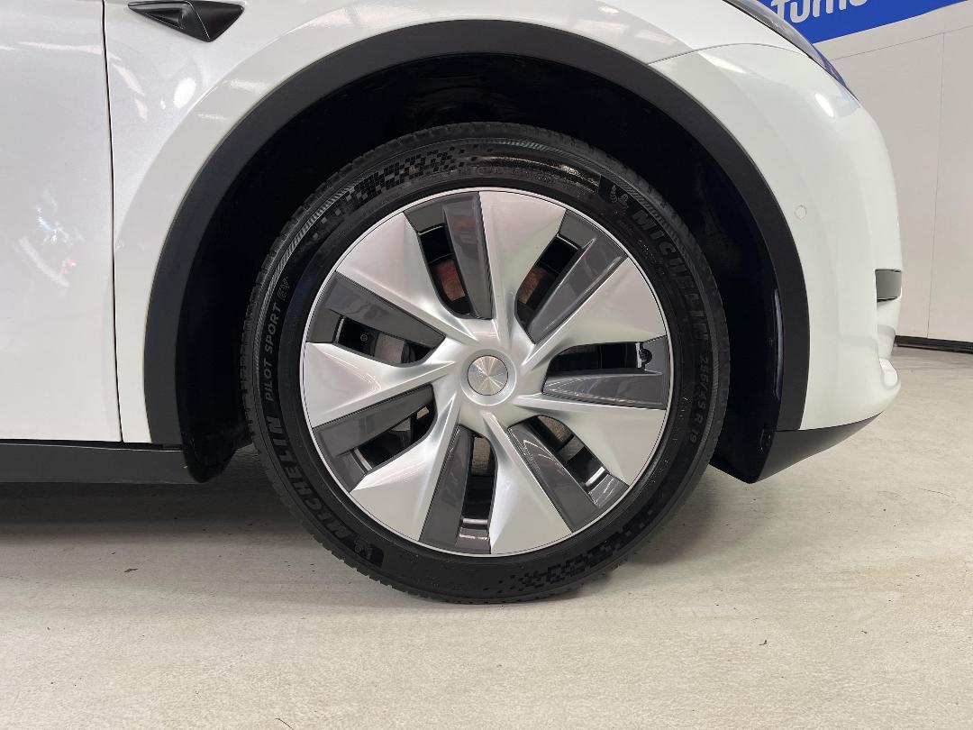 Photo '9' of Tesla Model Y