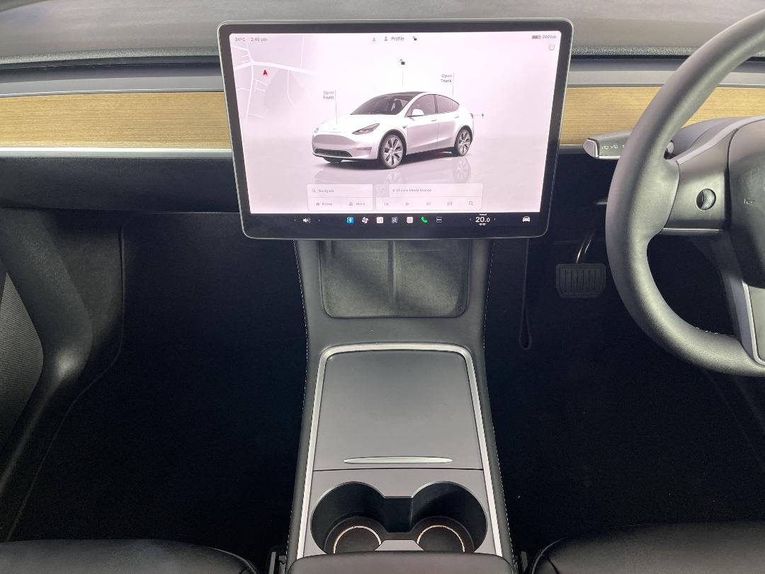 Photo '18' of Tesla Model Y