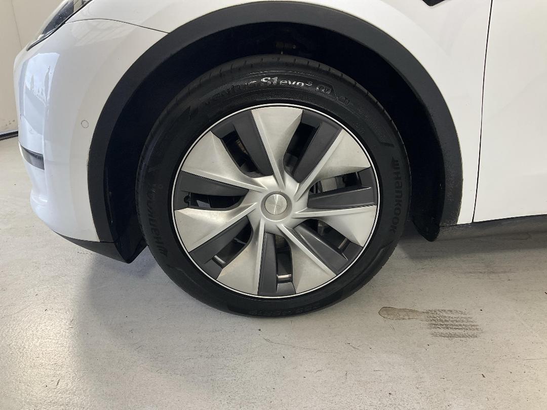 Photo '10' of Tesla Model Y