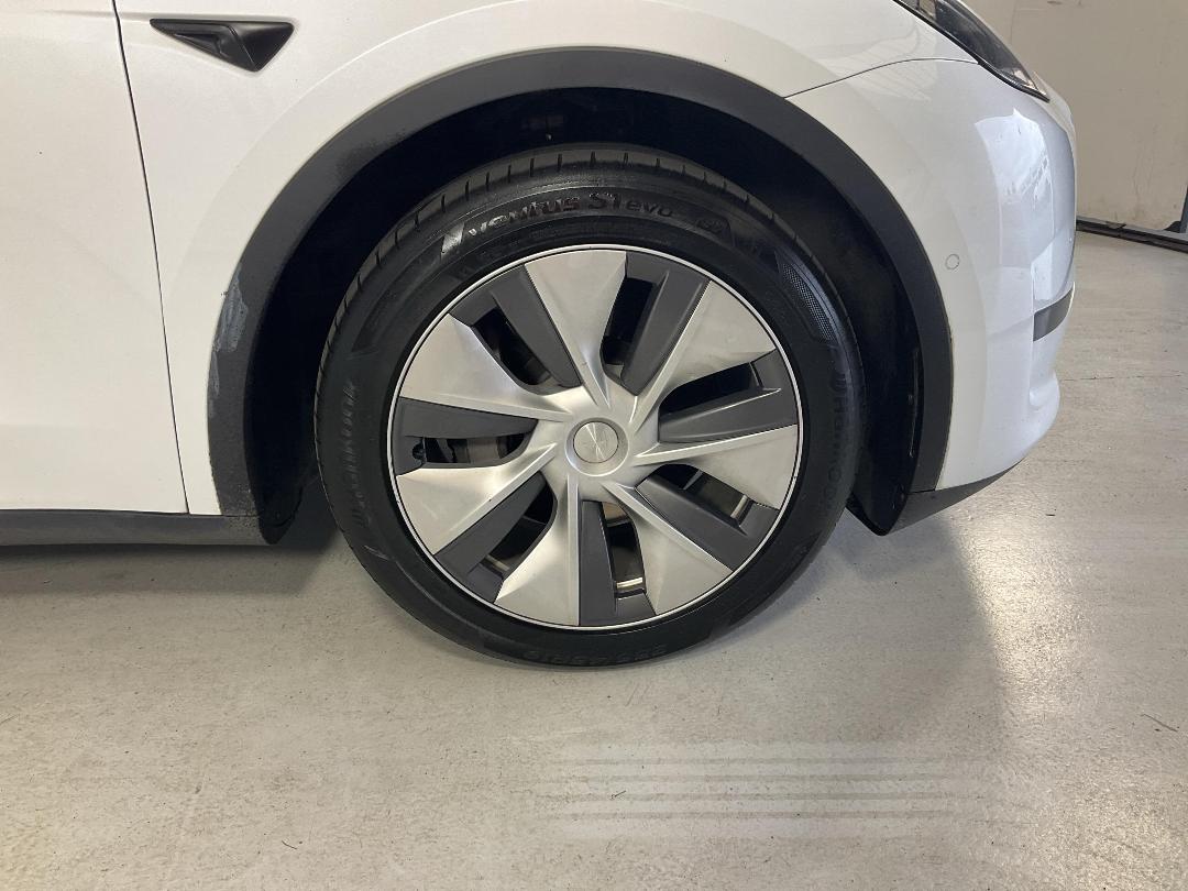 Photo '9' of Tesla Model Y