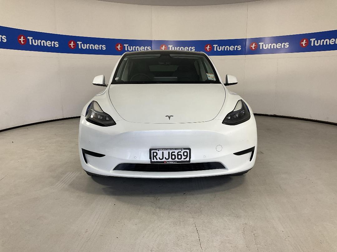 Photo '2' of Tesla Model Y