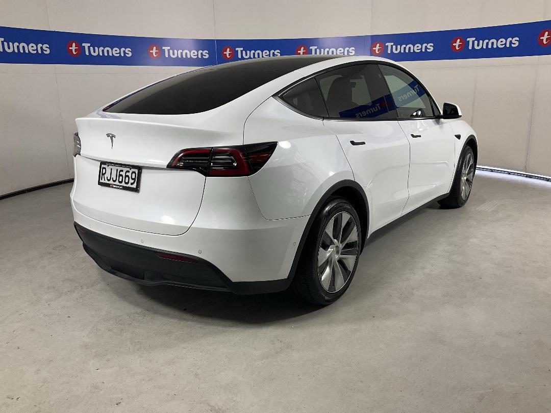 Photo '7' of Tesla Model Y