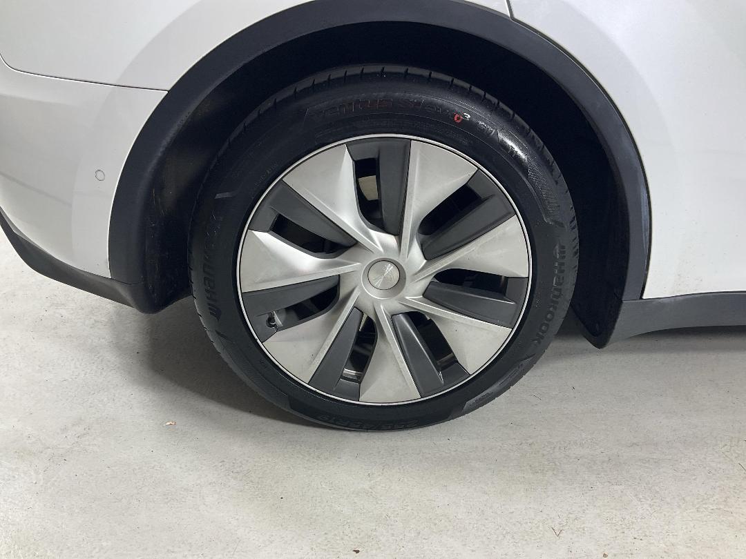Photo '12' of Tesla Model Y