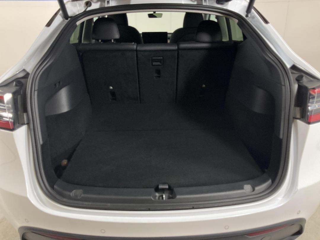 Photo '14' of Tesla Model Y