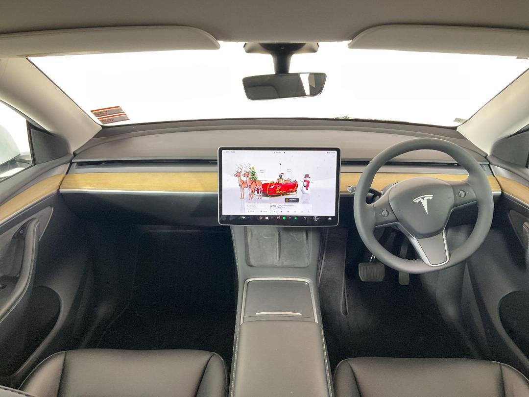 Photo '17' of Tesla Model Y