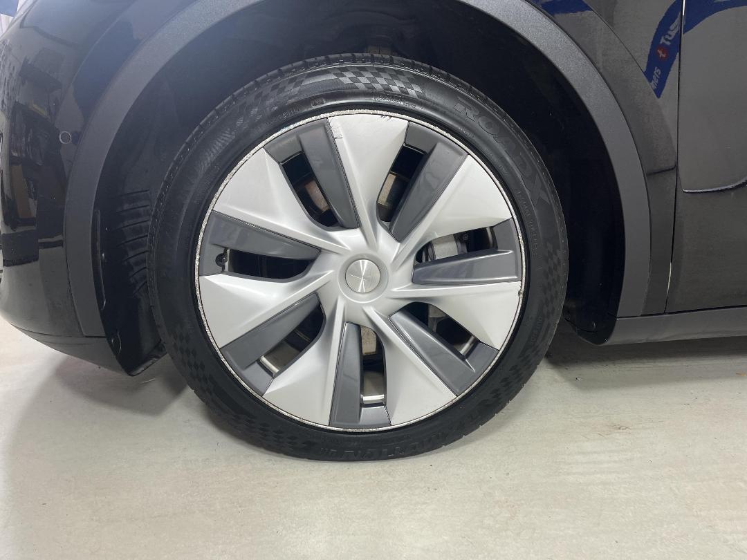 Photo '10' of Tesla Model Y