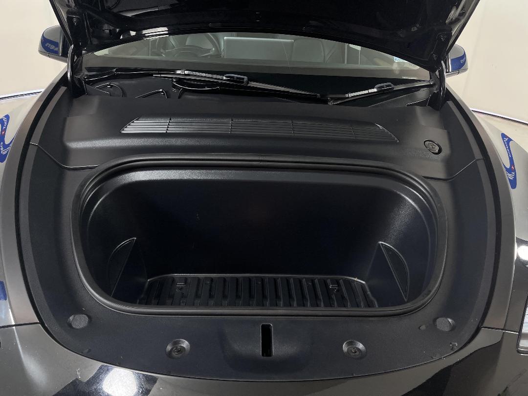 Photo '13' of Tesla Model Y