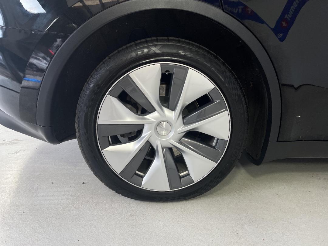 Photo '12' of Tesla Model Y