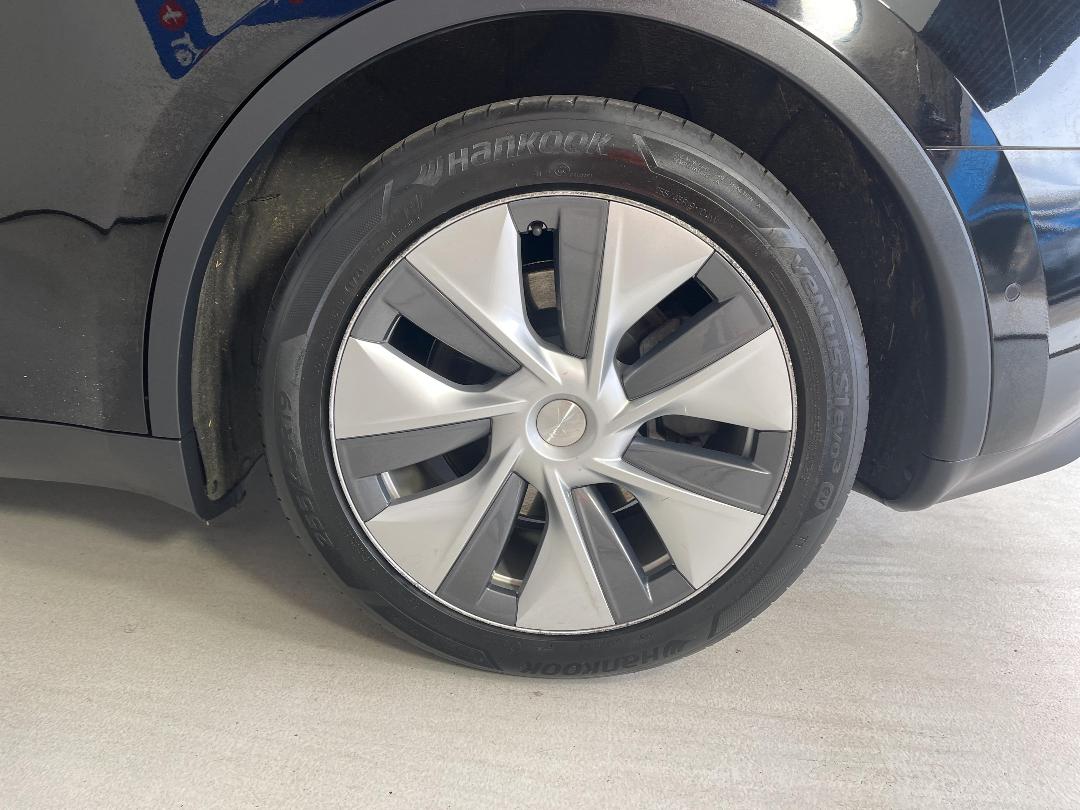 Photo '11' of Tesla Model Y