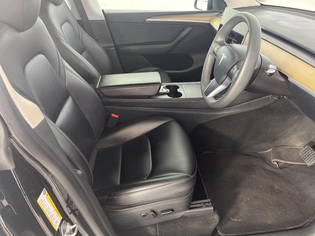 Photo '16' of Tesla Model Y