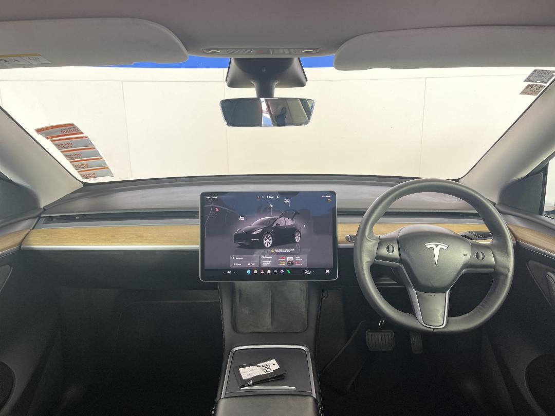 Photo '17' of Tesla Model Y