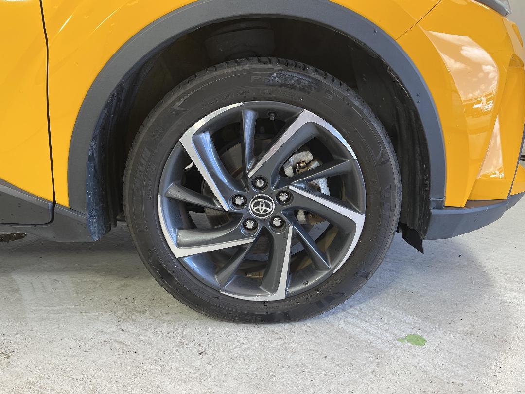 Photo '9' of Toyota C-HR