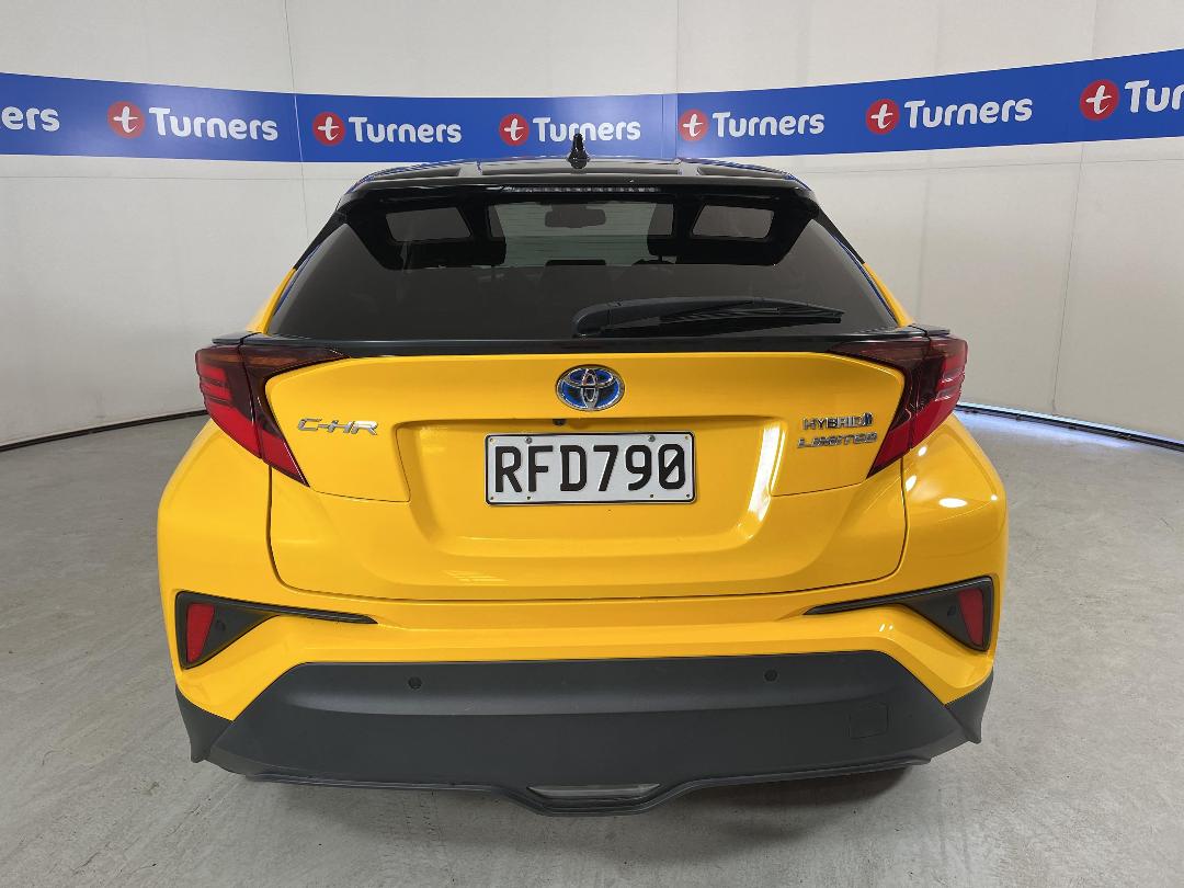 Photo '6' of Toyota C-HR