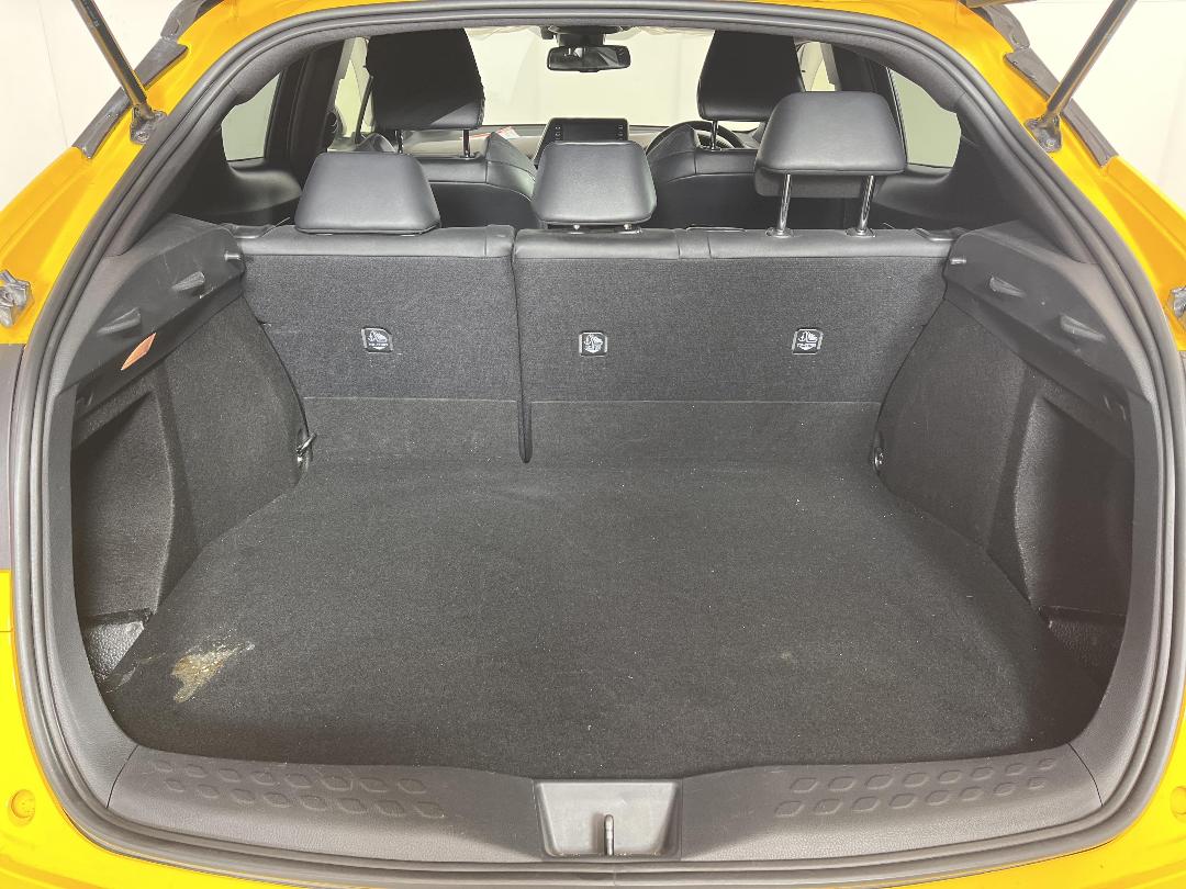 Photo '14' of Toyota C-HR