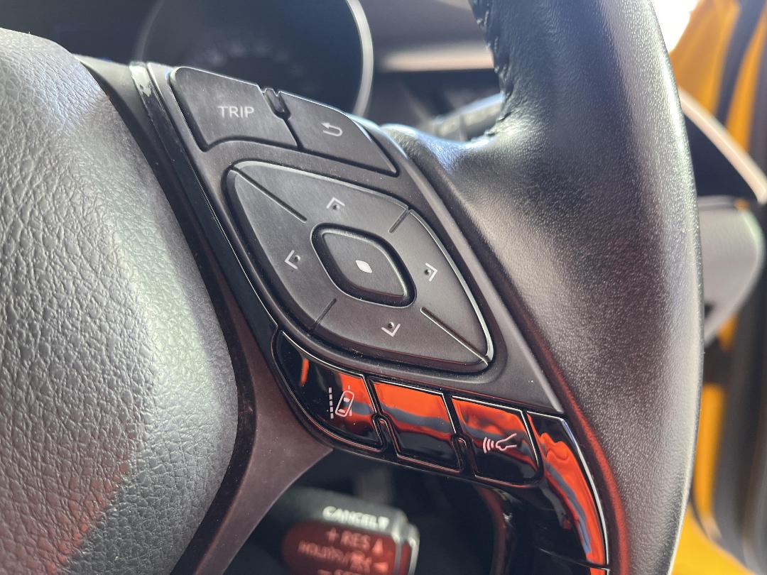 Photo '25' of Toyota C-HR