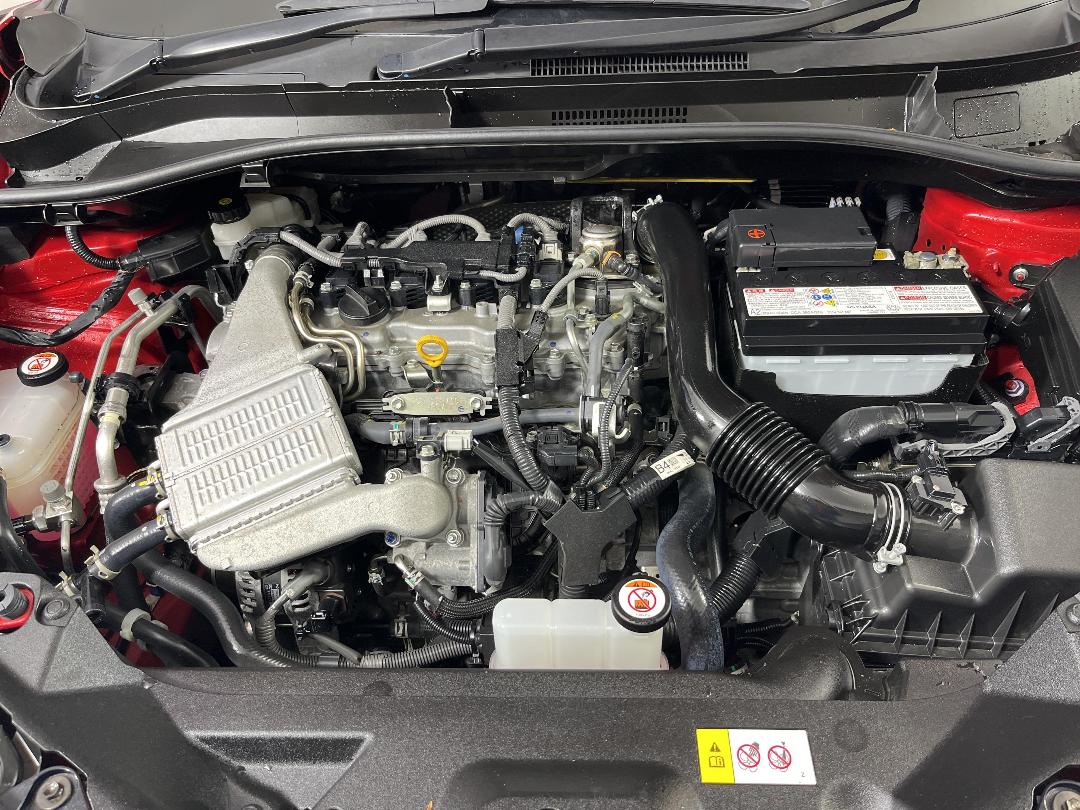 Photo '13' of Toyota C-HR