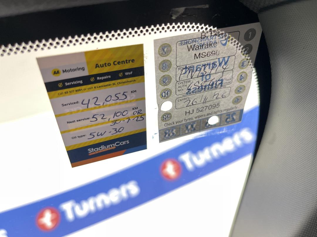 Photo '23' of Toyota C-HR