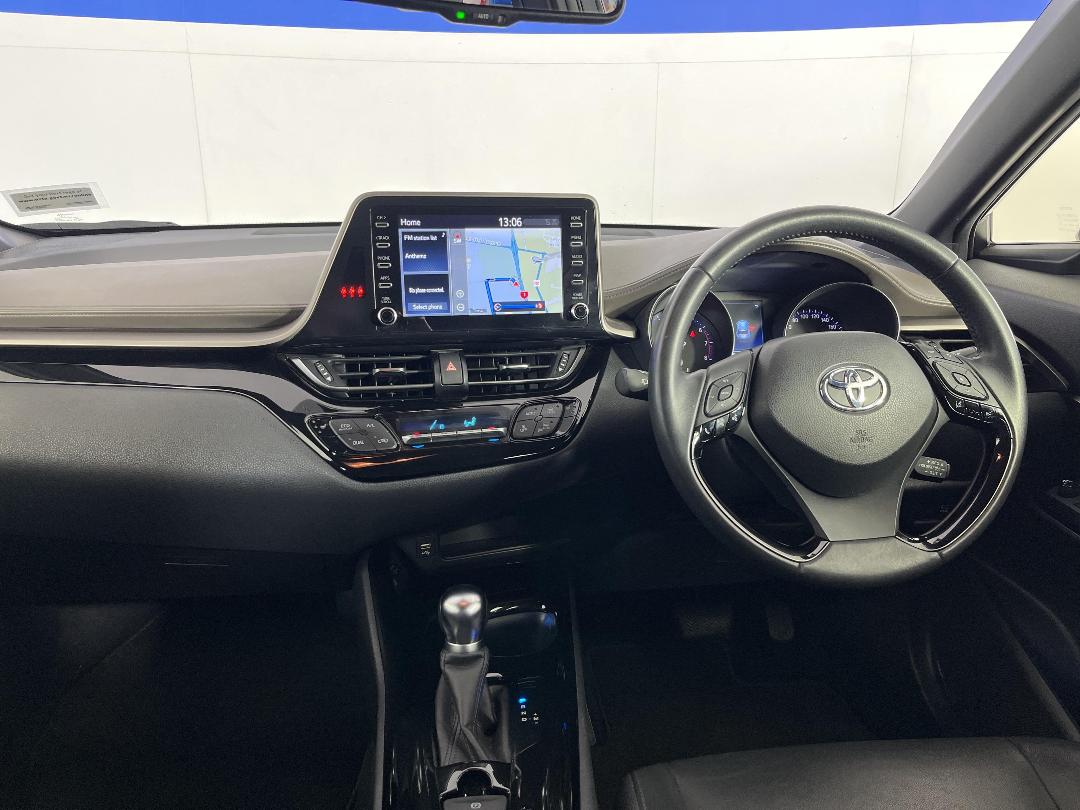 Photo '17' of Toyota C-HR