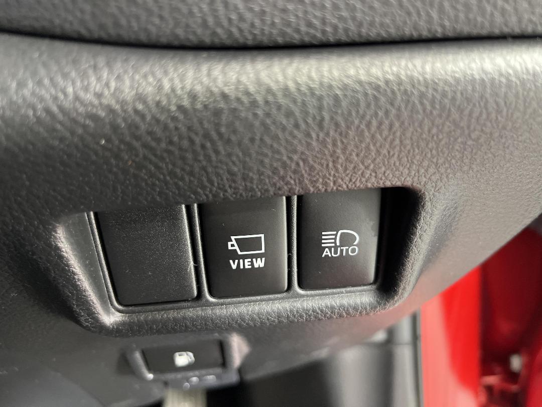 Photo '28' of Toyota C-HR