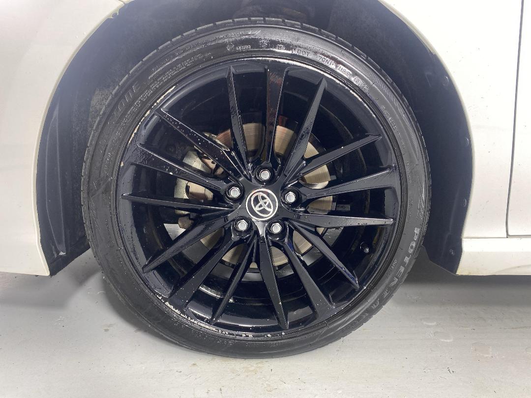 Photo '10' of Toyota Camry