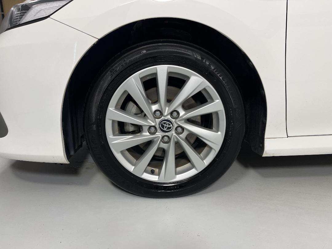 Photo '10' of Toyota Camry