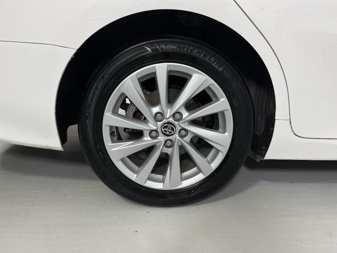 Photo '12' of Toyota Camry