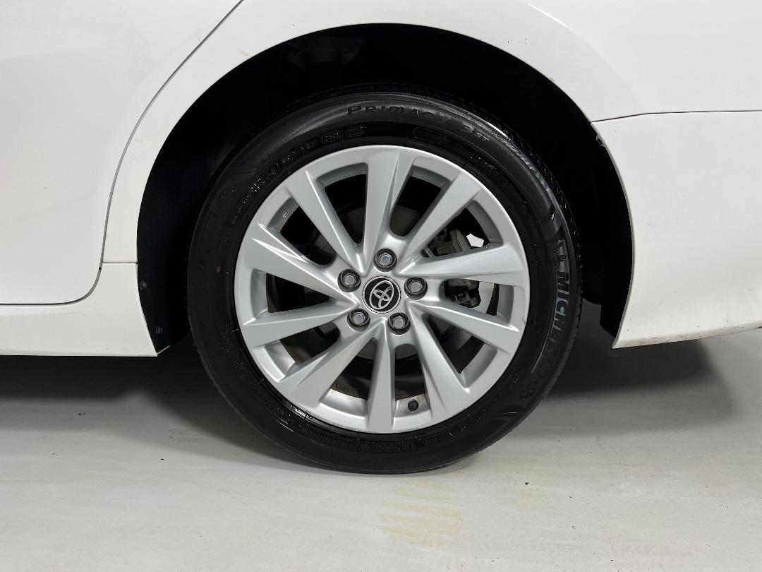 Photo '11' of Toyota Camry