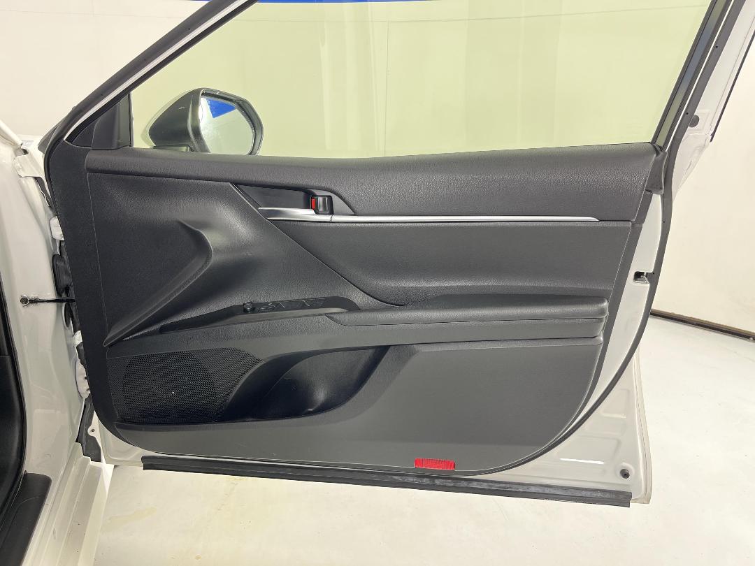 Photo '15' of Toyota Camry