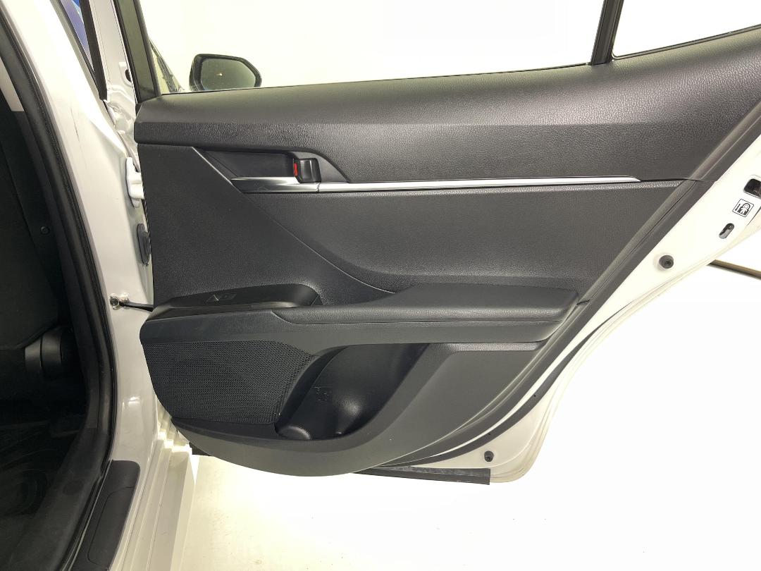 Photo '19' of Toyota Camry