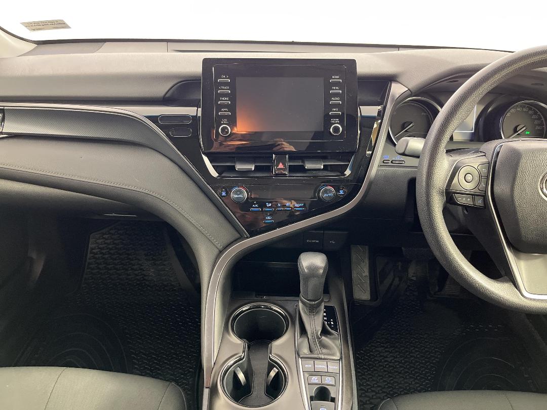 Photo '18' of Toyota Camry