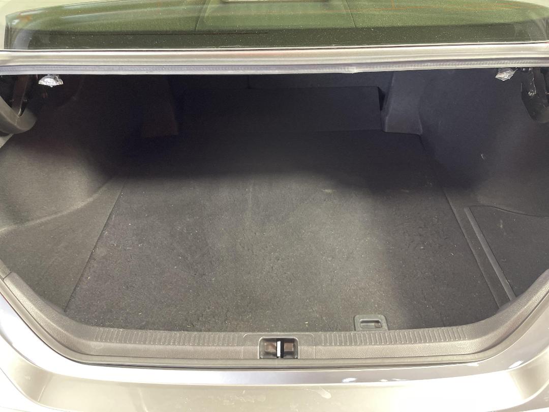 Photo '14' of Toyota Camry Photo '14' of Toyota Camry