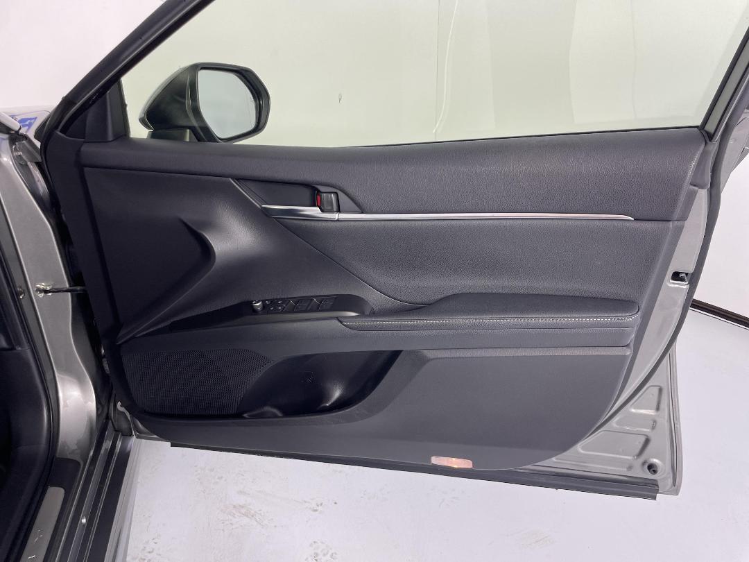 Photo '15' of Toyota Camry Photo '15' of Toyota Camry