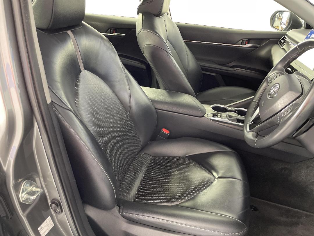 Photo '16' of Toyota Camry Photo '16' of Toyota Camry