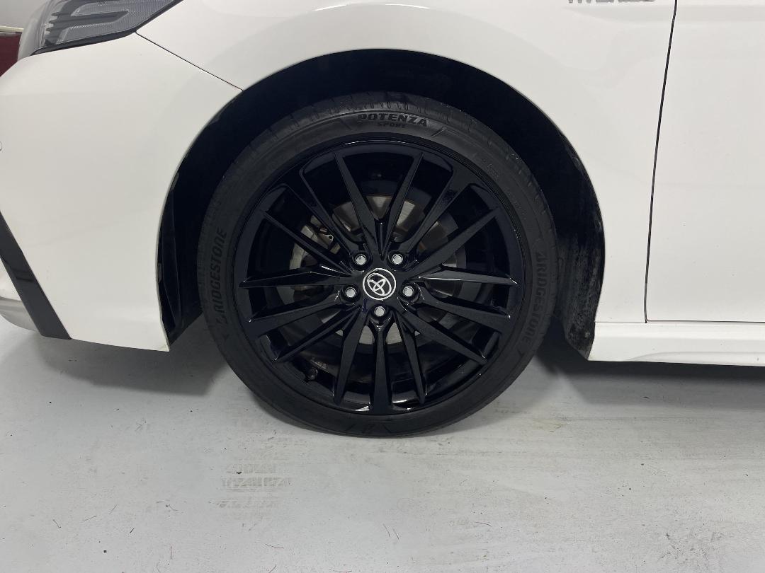 Photo '10' of Toyota Camry