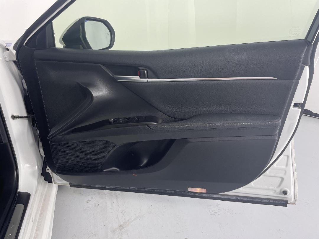 Photo '15' of Toyota Camry