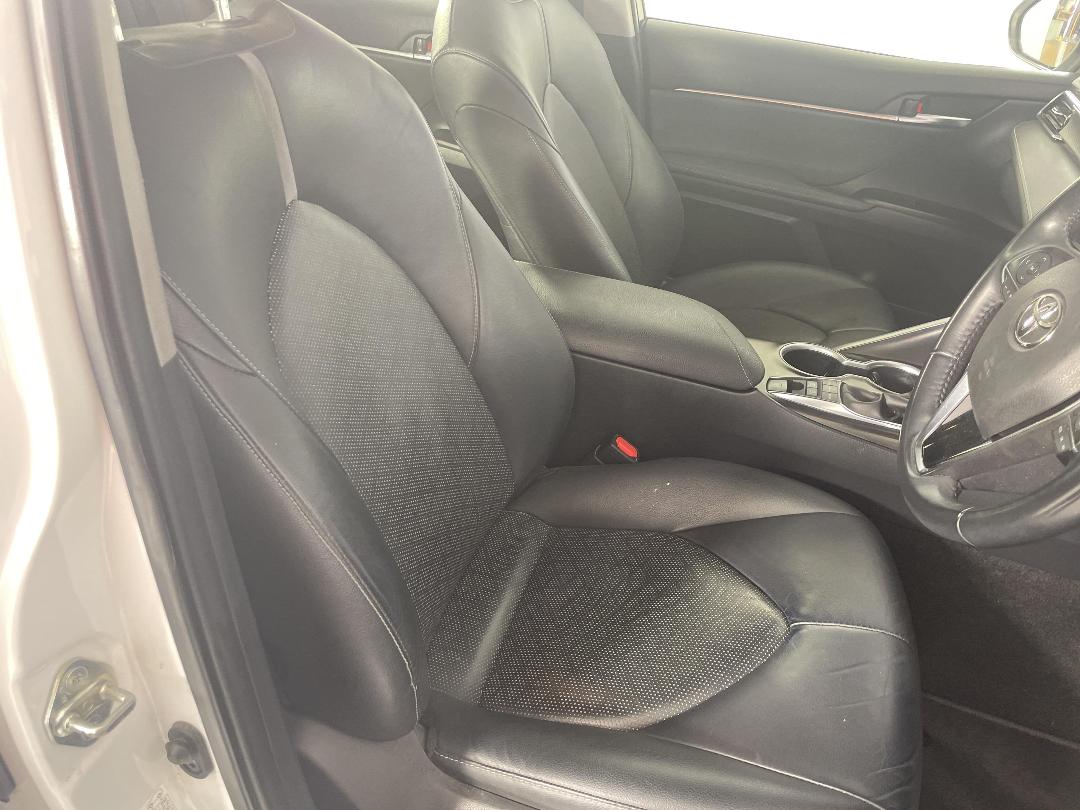 Photo '16' of Toyota Camry