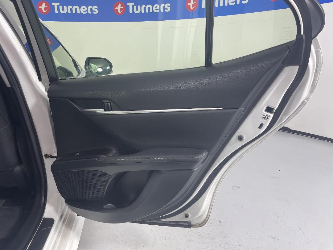 Photo '19' of Toyota Camry