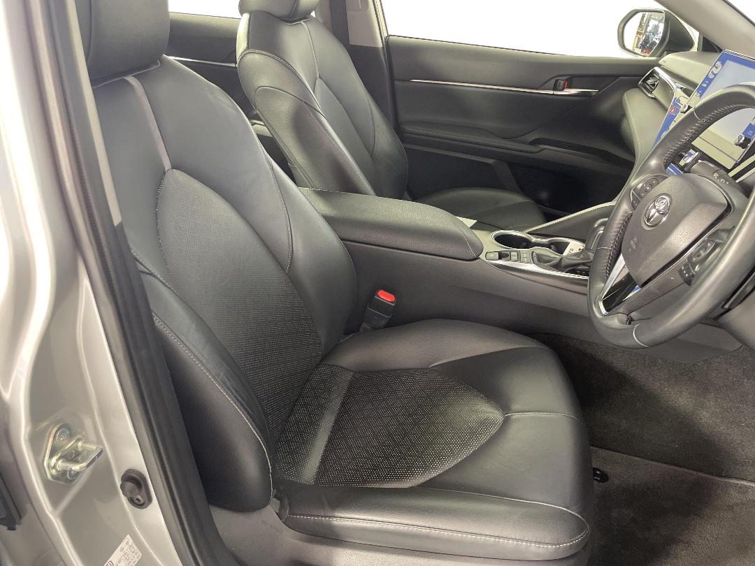 Photo '16' of Toyota Camry